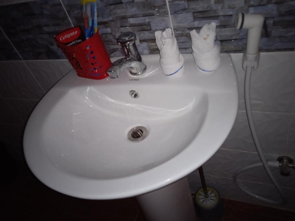 Sarah'S Garden Bnb & Spa Bed and Breakfast Clarin  Esterno foto