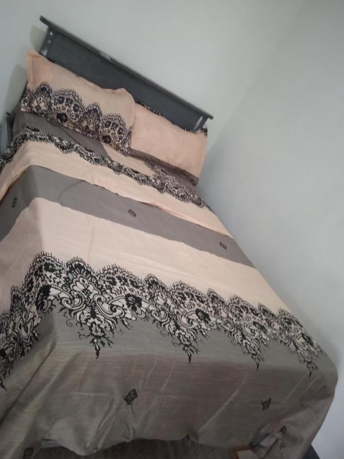 Sarah'S Garden Bnb & Spa Bed and Breakfast Clarin  Esterno foto
