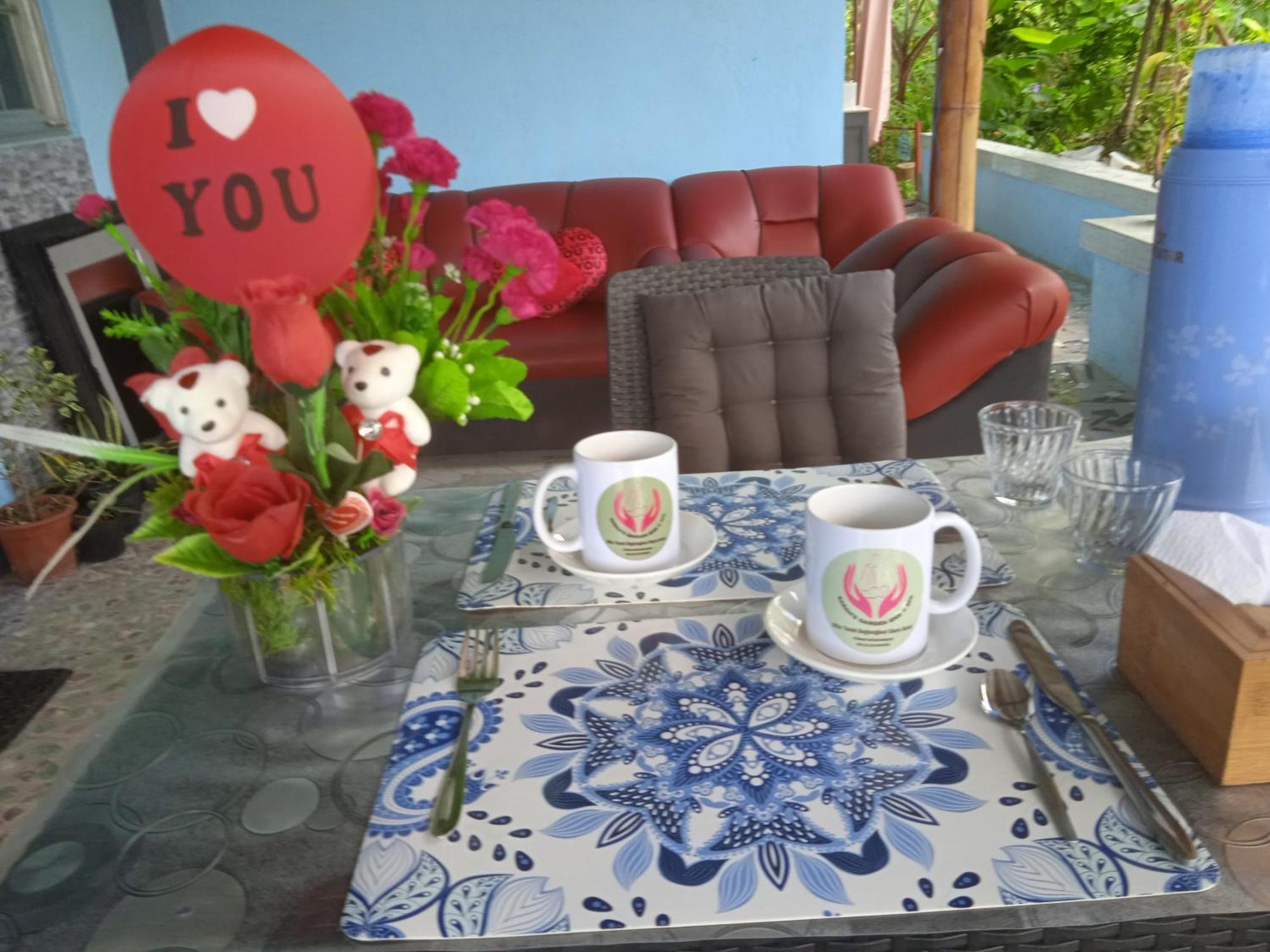Sarah'S Garden Bnb & Spa Bed and Breakfast Clarin  Esterno foto