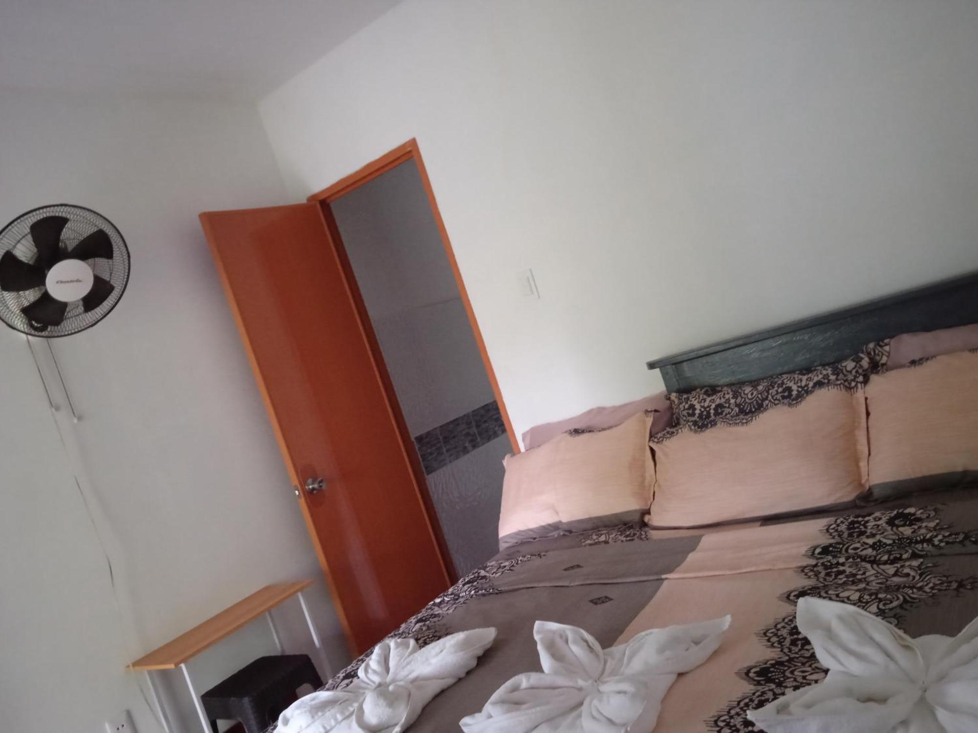 Sarah'S Garden Bnb & Spa Bed and Breakfast Clarin  Esterno foto