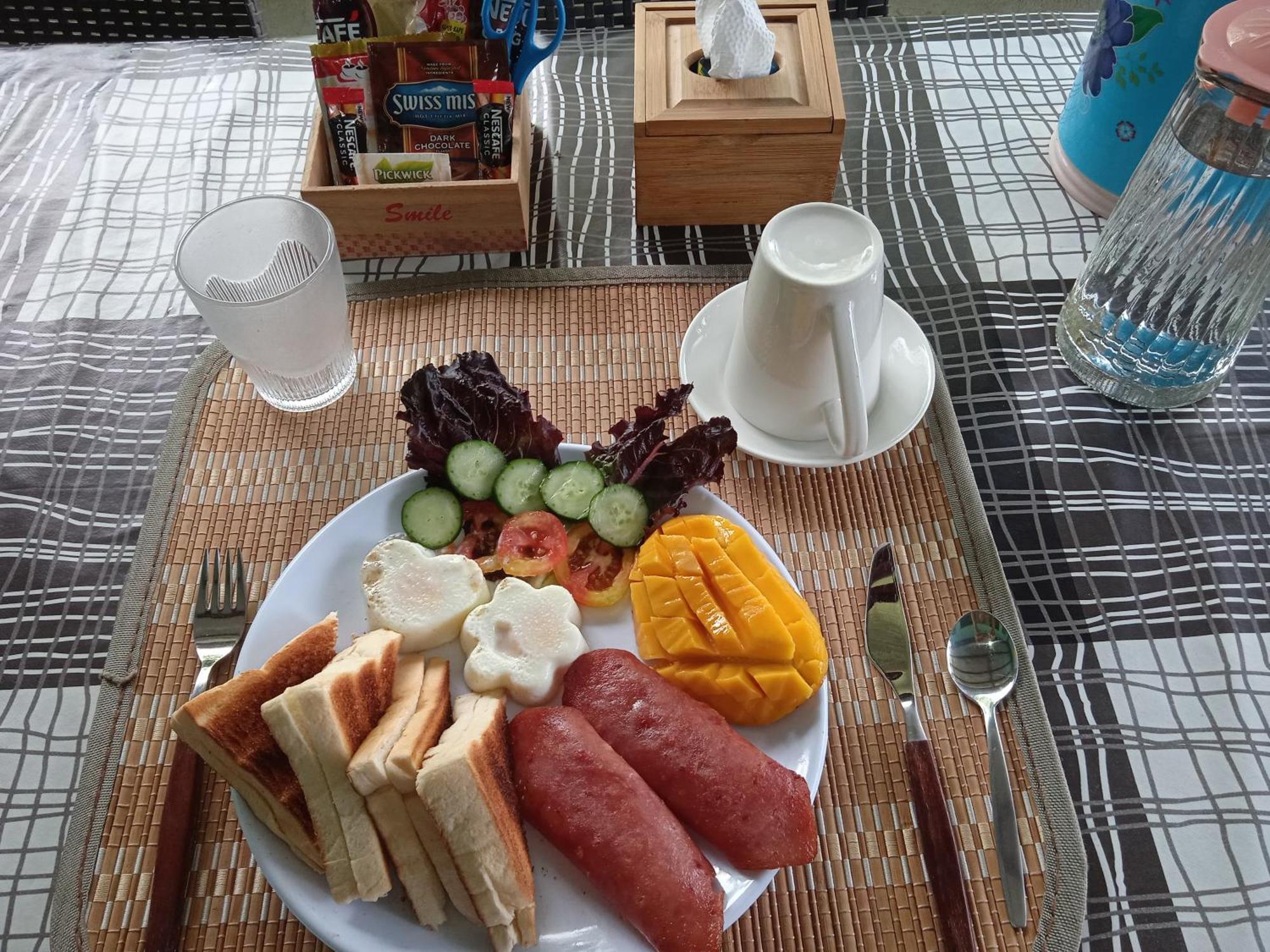 Sarah'S Garden Bnb & Spa Bed and Breakfast Clarin  Esterno foto