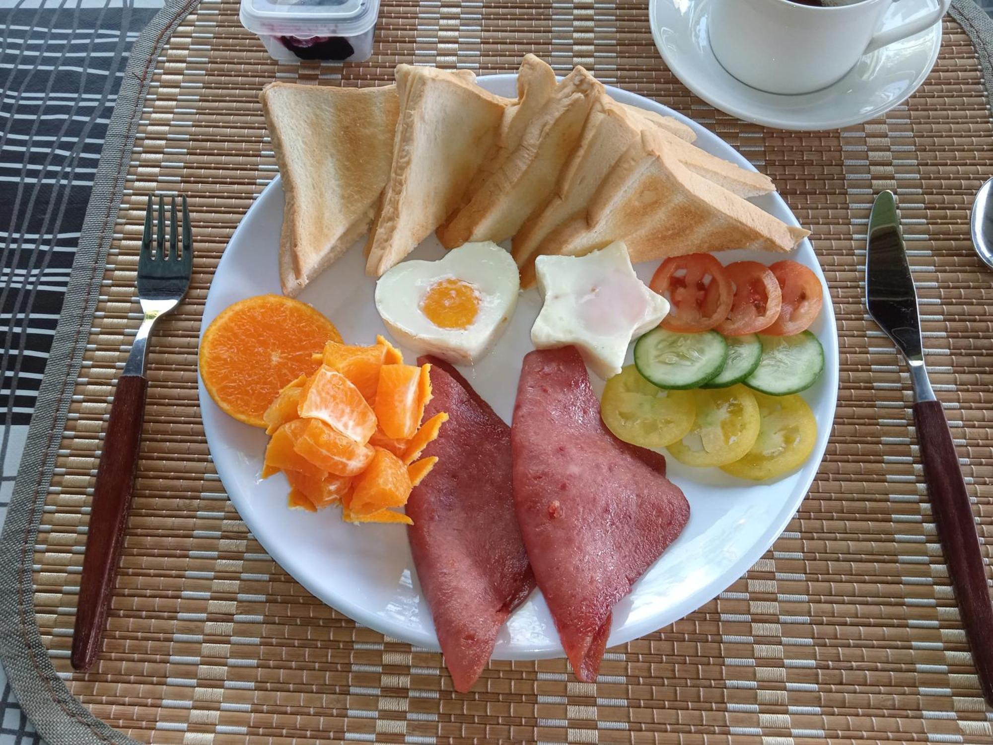 Sarah'S Garden Bnb & Spa Bed and Breakfast Clarin  Esterno foto