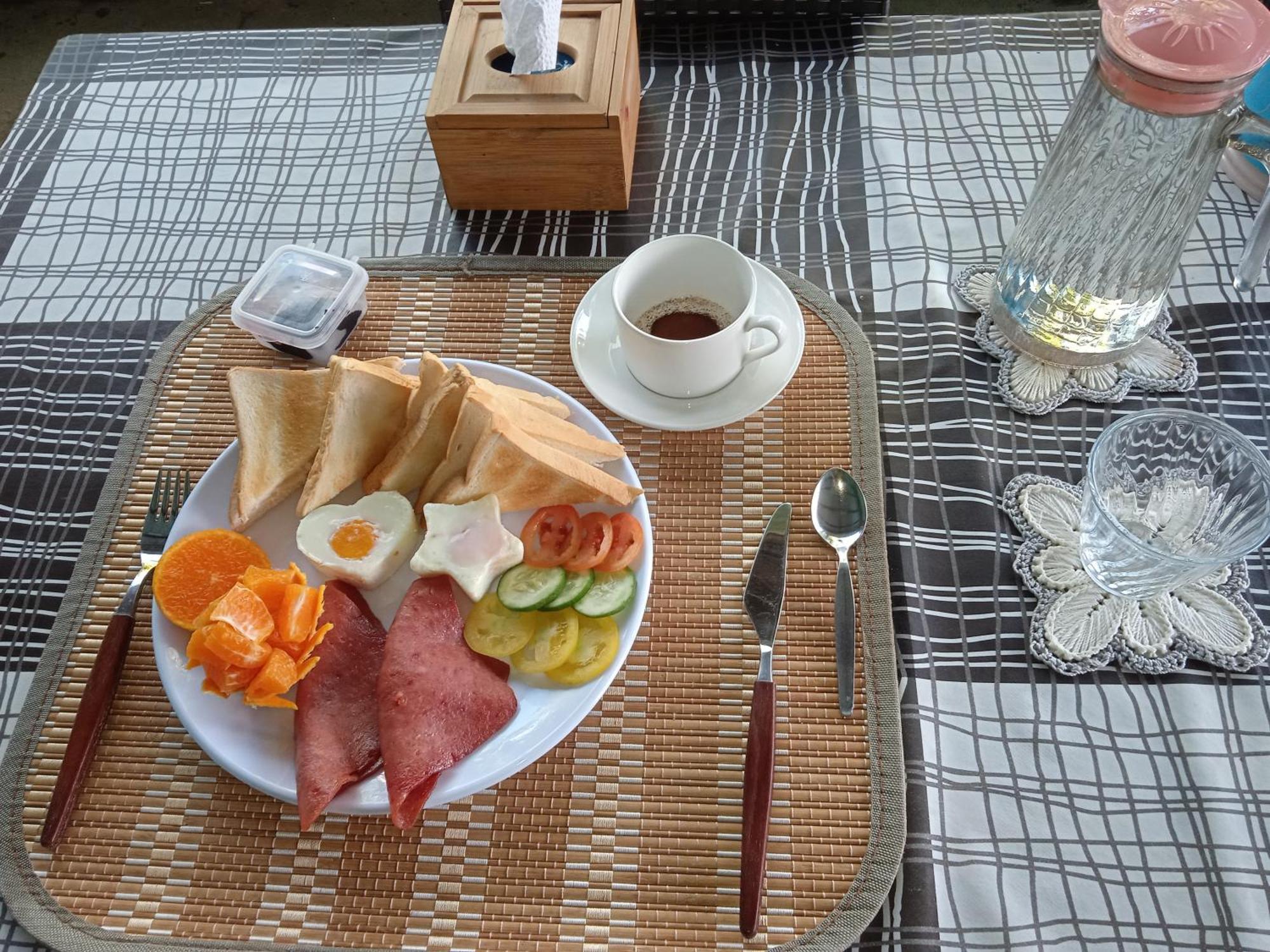 Sarah'S Garden Bnb & Spa Bed and Breakfast Clarin  Esterno foto