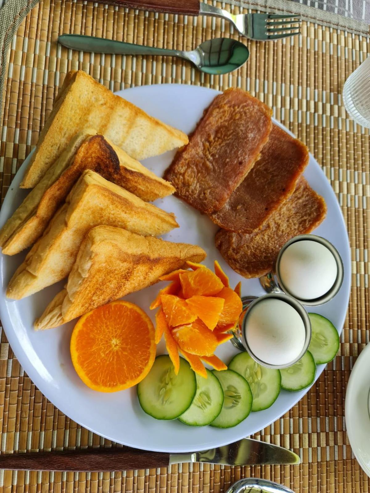 Sarah'S Garden Bnb & Spa Bed and Breakfast Clarin  Esterno foto