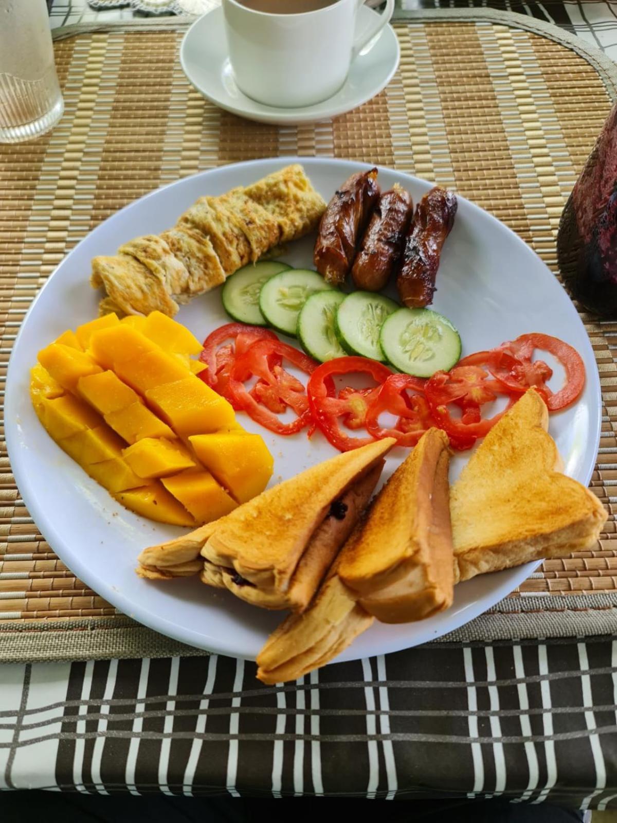 Sarah'S Garden Bnb & Spa Bed and Breakfast Clarin  Esterno foto