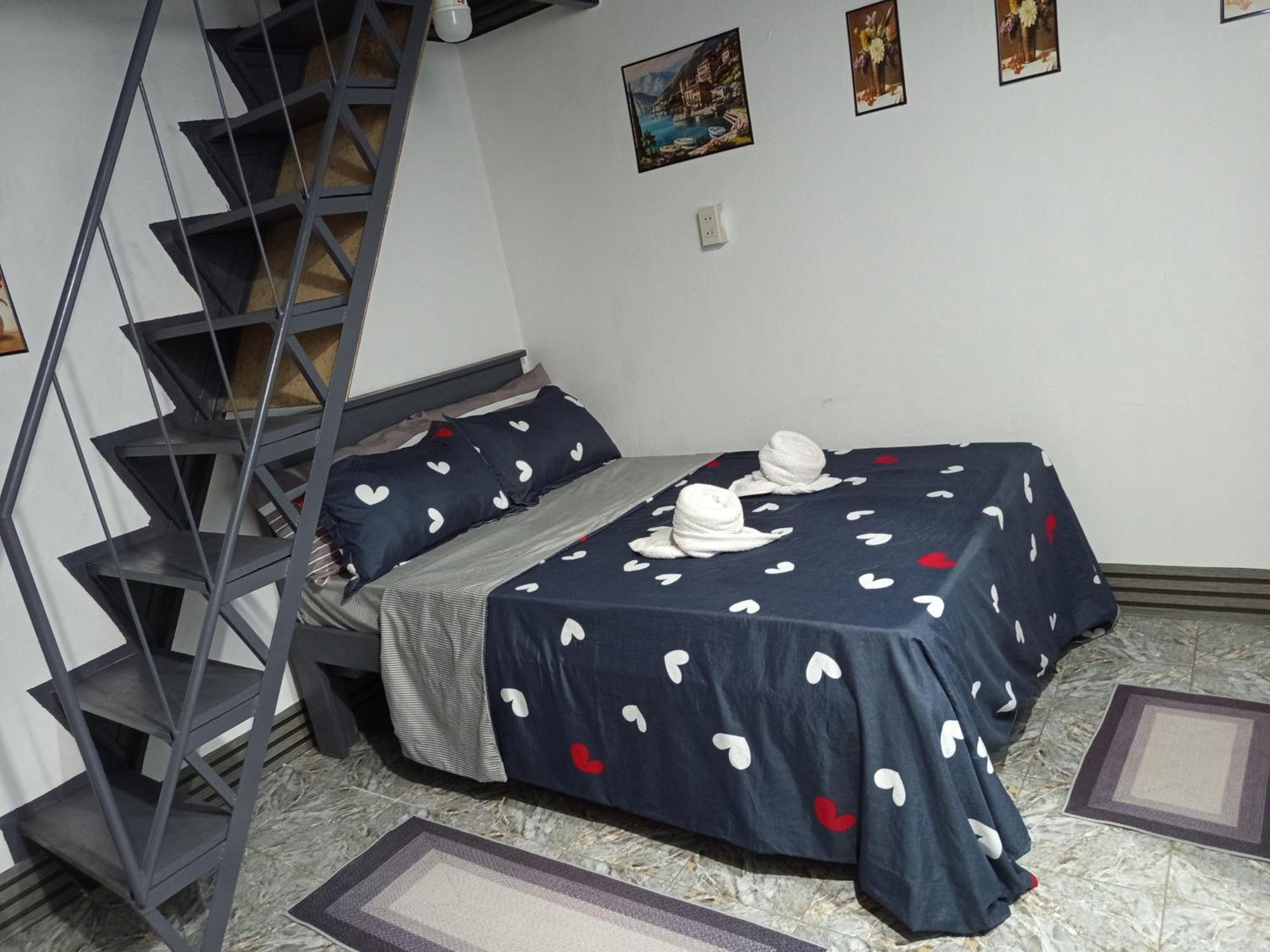 Sarah'S Garden Bnb & Spa Bed and Breakfast Clarin  Esterno foto
